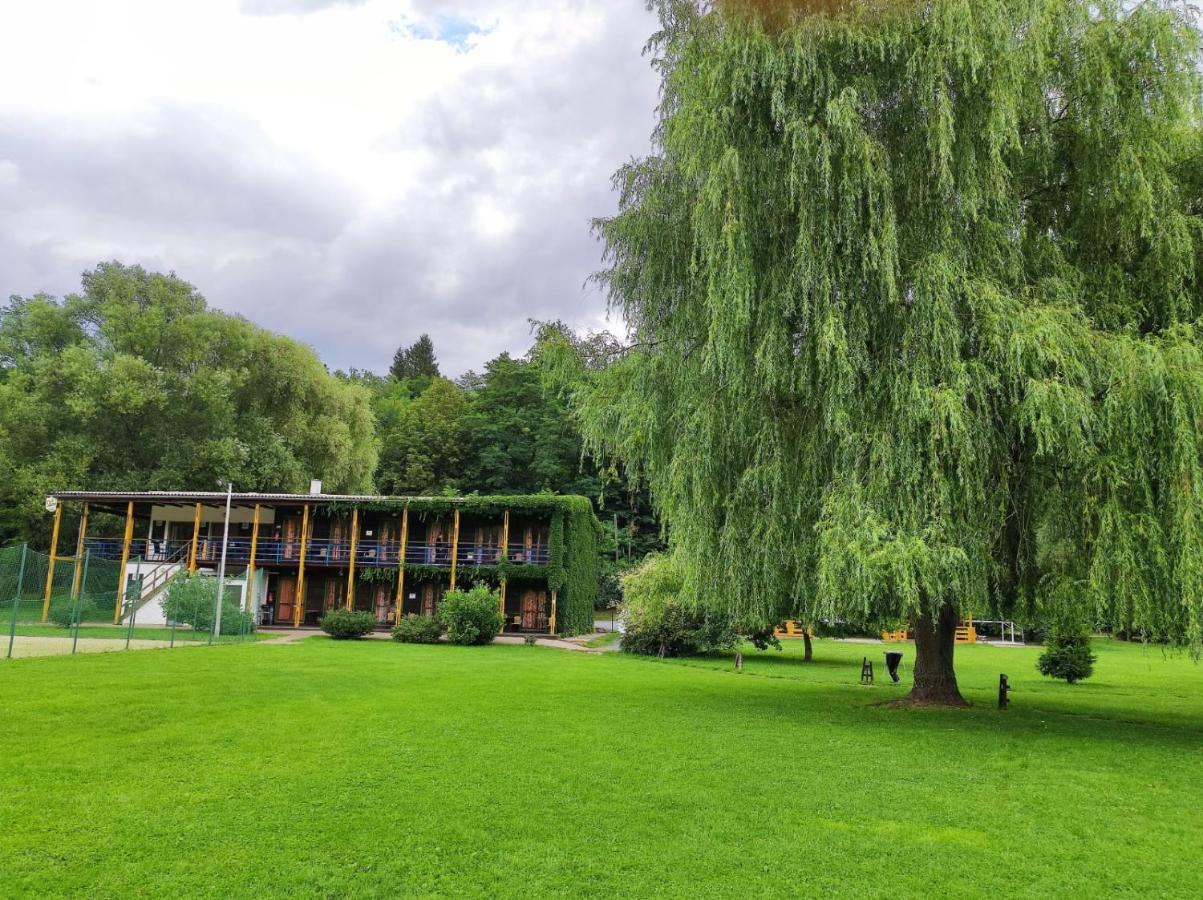 Lavka Park Skochovice Hotel Vrane nad Vltavou Luaran gambar
